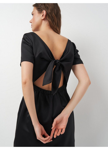 Чорна кежуал сукня H&M однотонна