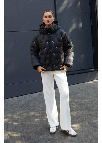 Черная зимняя черная куртка с декоративной вышивкой Seventeen