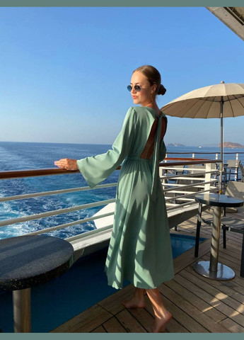 Фісташкова вечірня сукня міді з відкритою спиною з відкритою спиною MonCher