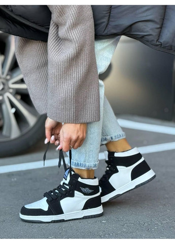 Черно-белые кроссовки женские теплые зимние с мехом белые с черным высокие хайтопы сникерсы на меху повседневные No Brand