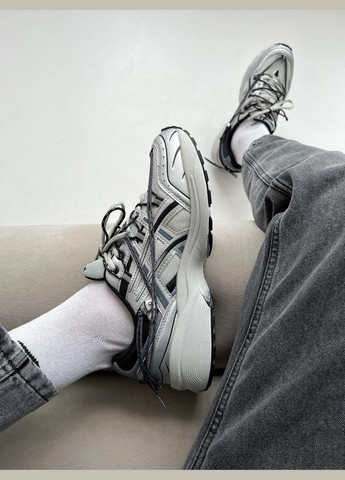 Сірі кросівки Vakko