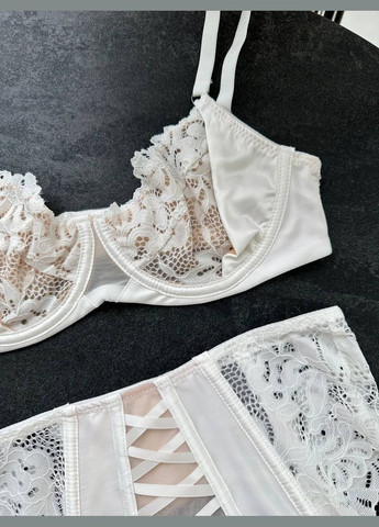 Белый комплект нижнего белья Domino