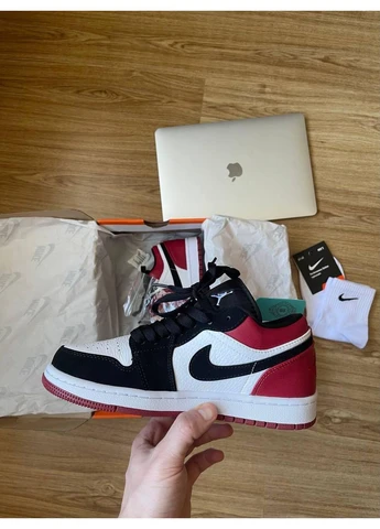 КРОСІВКИ ЖІНОЧІ NIKE AIR JORDAN RETRO 1 LOW WHITE BLACK RED НАЙК АІР ДЖОРДАН БІЛІ No Brand білі демісезони (391938040)