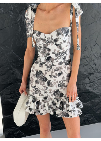 Черно-белое кэжуал платье с открытыми плечами Larionoff с цветочным принтом