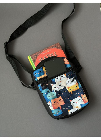 Сумка через плечо молодежная для девочки с цветными котиками. No Brand (350613575)