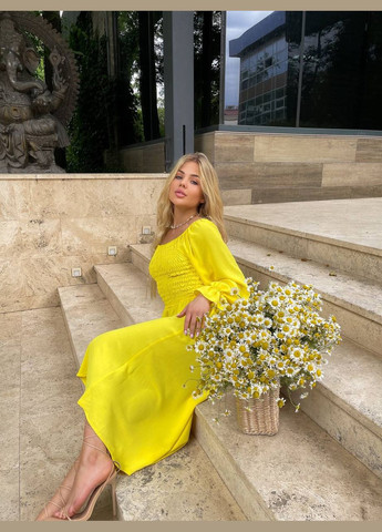 Желтое женское платье креп-жатка No Brand