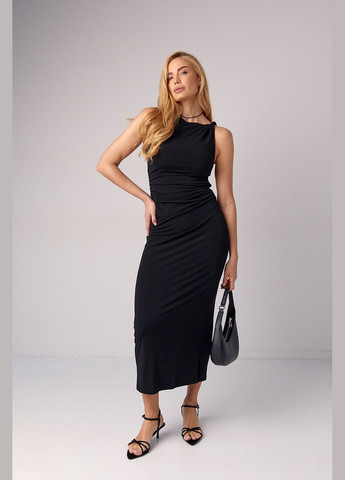 Чорна силуетна сукня міді без рукавів з драпіруванням Lurex