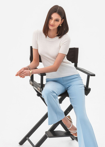 Молочный женский универсальный трикотажный джемпер SVTR