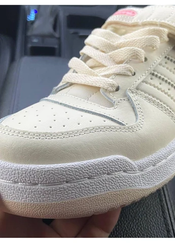 Бежевые демисезонные кроссовки мужские adidas forum cream beige адидас форум бежевые No Brand