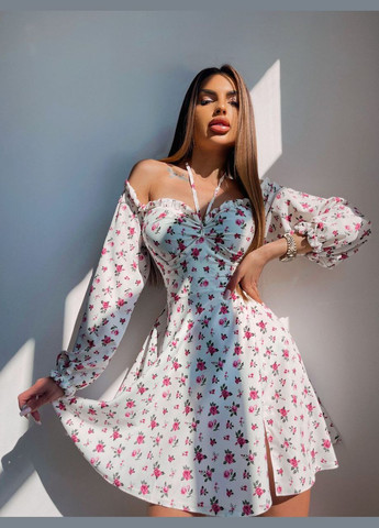 Белое коктейльное мини платье с цветочным принтом и спущенными рукавами MonCher с цветочным принтом