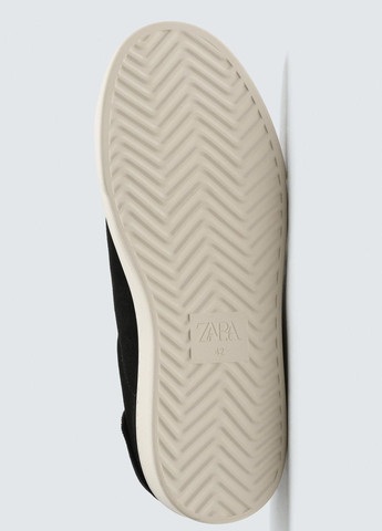 Черные демисезонные кроссовки Zara