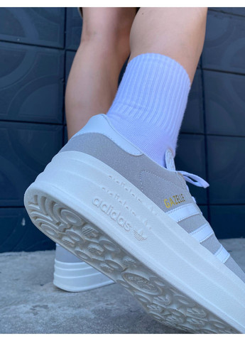 Серые демисезонные кроссовки мужские adidas gazelle bold grey / white адидас газель No Brand