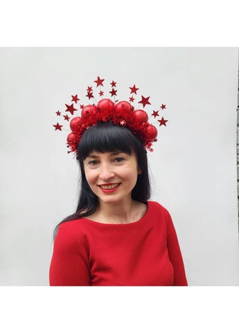 Новорічний обруч з червоними кульками, мішурою та зірками. Червона корона на новий рік No Brand (390187893)