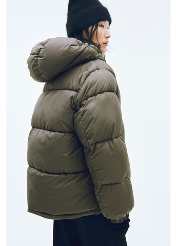 Оливкова (хакі) зимня куртка з капюшоном H&M