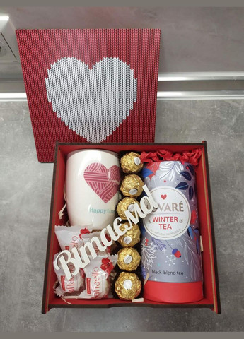 Подарунковий бокс пенал з чаєм чашкою та солодощами Тюльпан день бабусі мамі вчителю вихователю 20*20 Ferrero (322650235)