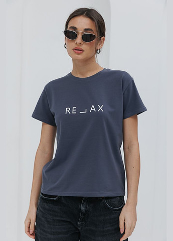 Сіра жіноча футболка з написом relax графітова Arjen