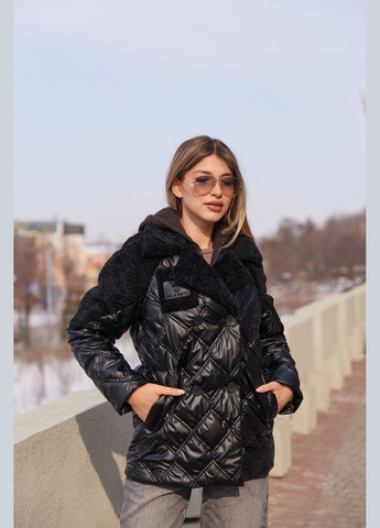 Чорна демісезонна куртка MN