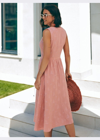 Розовое кэжуал платье из муслина розового цвета с вышивкой в тон изделию клеш Dressa однотонное