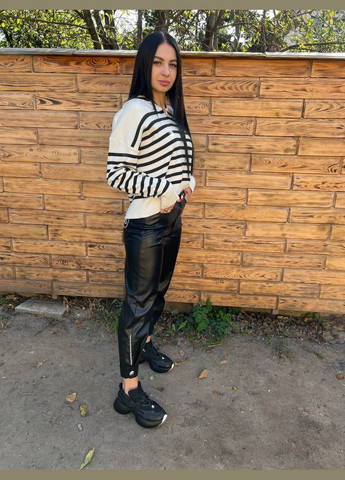 Чорно-білий демісезонний жіночий короткий светр в полоску туреччина No Brand