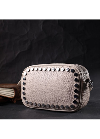Шкіряна жіноча сумка декорована металевими кнопками біла 20*14*6,5 см Vintage (329151884)