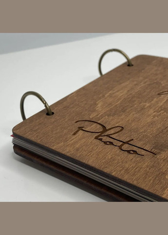 Фотокнига "Ножки" с темной деревянной обложкой | Купить фотобук для детских фото. Your Magnets (338861561)