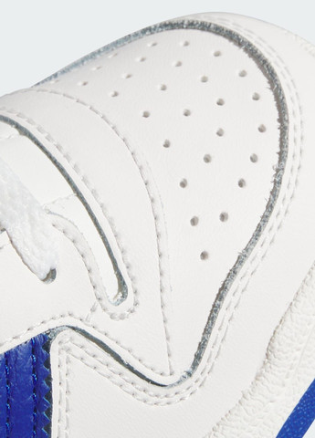 Белые всесезонные кроссовки forum low cl kids adidas