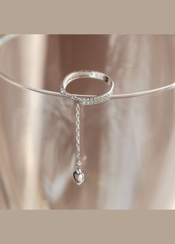 Срібна каблучка з ланцюжком маленьке сердечко з білими фіанітами No Brand (333705551)