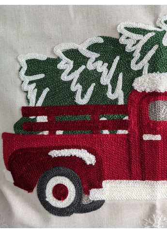 Набор новогодних наволочек с вышитым рисунком 2 шт. No Brand (363187987)