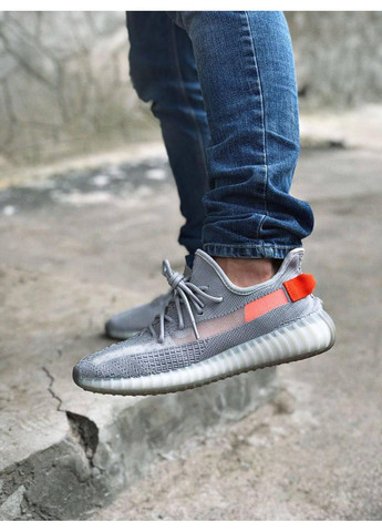 Цветные летние кроссовки adidas yeezy boost 350 v2 tail light адидас изи буст No Brand