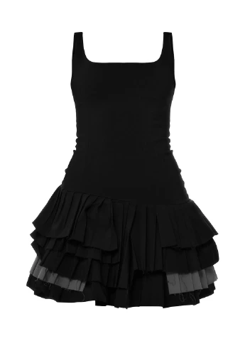 Черное платье PrettyLittleThing