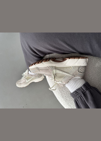 Кроссовки женские Nike Air Zoom Vomero 5 beige | Найк Аир Зум Вомеро 5 бежевые No Brand бежевые демисезоны (316231464)
