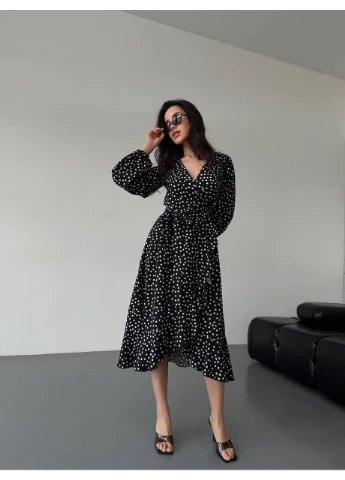 Черное легкое платье миди на запах в горох Fashion