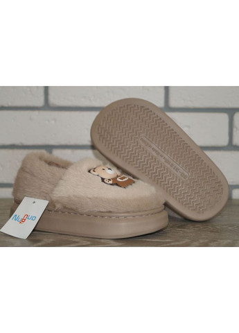 Коричневые тапочки детские меховые с задником чуни коричневые No Brand