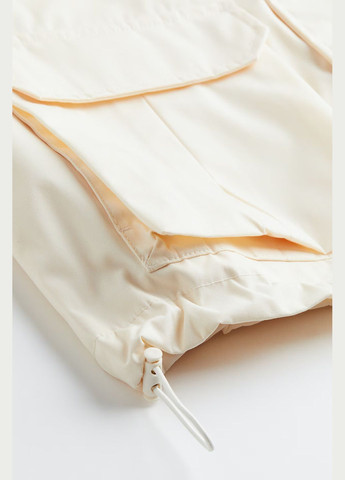 Молочная демисезонная куртка весенне-осенняя H&M