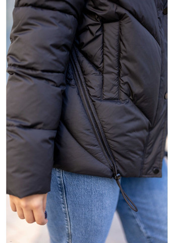 Черная зимняя зимняя женская короткая куртка с мехом енота 65526 Visdeer