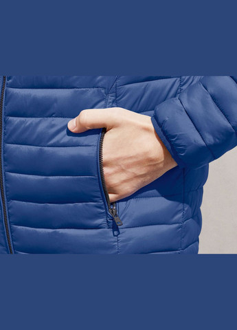 Синя демісезонна куртка демісезонна водовідштовхувальна та вітрозахисна для чоловіка 357756 синій Livergy