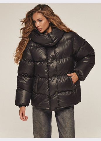 Чорна зимня пуфер чорного кольору зі знімним капюшоном Dressa