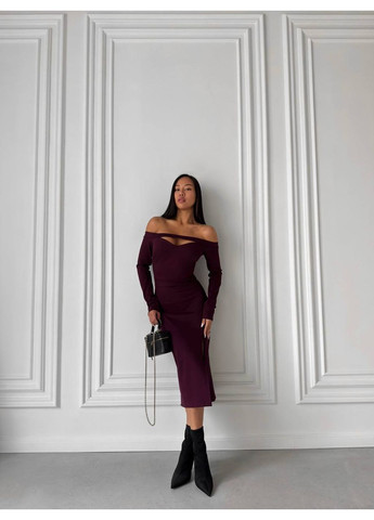 Темно-бордова повсякденний, вечірня, ділова елегантна сукня міді з відкритими плечима та вирізом футляр Україна