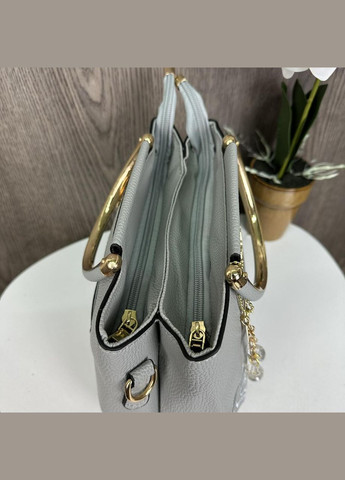 Жіноча міні сумочка з квітами вишивкою, маленька сумка з квіточками та брелоком Сірий No Brand (334730295)