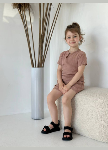 Светло-коричневый летний костюм из муслина с шортами и футболкой с шортами Adelante