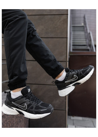 Черные демисезонные кроссовки мужские black white, вьетнам Nike V2K Runtekk