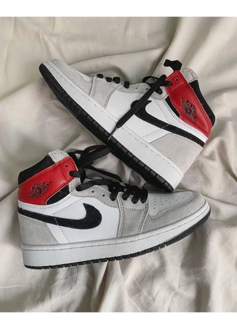КРОССОВКИ ЖЕНСКИЕ NIKE AIR JORDAN 1 RETRO HIGH LIGHT SMOKE GREY 2 НАЙК АИР ДЖОРДАН No Brand серые демисезоны (368888108)