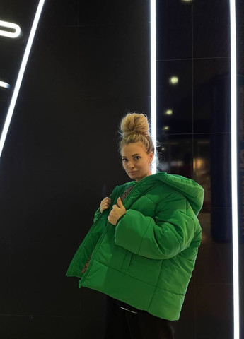 Зелена демісезонна об'ємна тепла куртка No Brand