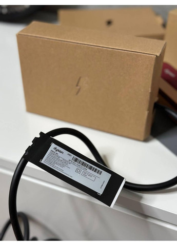 Выравниватель для волос Airstrait бордовый для сушки и выравнивания волос с ионизацией, premium copier, гарантия 12 мм Dyson (370639630)