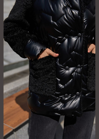 Чорна зимня куртка MN