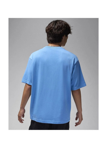 Голубая мужская футболка brand snkr ptch ss crew light blue Air Jordan