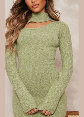 Зеленое платье PrettyLittleThing