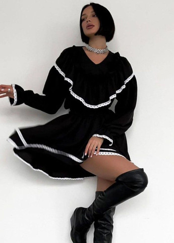 Чорна святковий вишукана сукня з резинкою на талії, тканина костюмка та мереживо з пишною спідницею Україна однотонна