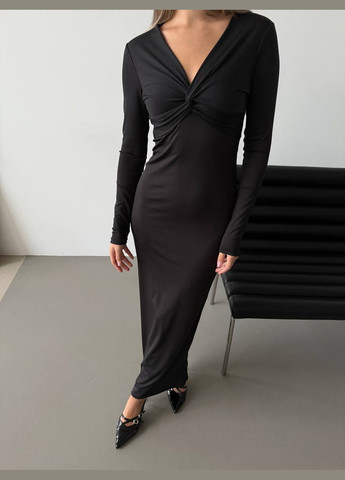 Чорна стильна сукня максі з гарним вирізом Luna
