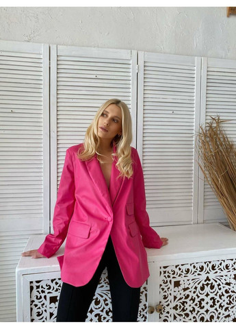 Малиновый женский пиджак sakura из экокожи малинового цвета milirud -